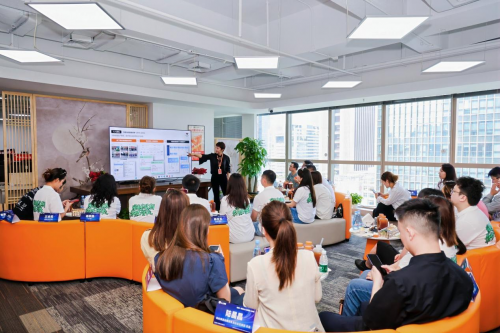 文和友、挪瓦咖啡、KUMO KUMO、the Roll’ING等品牌创始人齐聚数位大数据总部探讨数智进化论(图2)